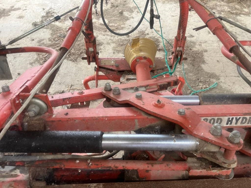 Lely TH 680 - Prevrtač sijena/ Grabulje: slika Lely TH 680 - Prevrtač sijena/ Grabulje Lely TH 680 - Prevrtač sijena/ Grabulje: slika Lely TH 680 - Prevrtač sijena/ Grabulje