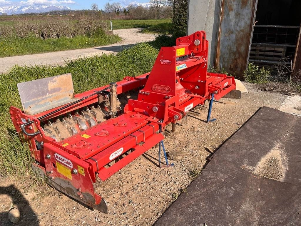 Maschio DC 3000 - Traktorska freza: slika Maschio DC 3000 - Traktorska freza Maschio DC 3000 - Traktorska freza: slika Maschio DC 3000 - Traktorska freza