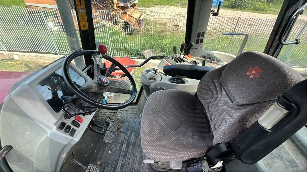 Massey Ferguson 5470 - Traktor: slika Massey Ferguson 5470 - Traktor Massey Ferguson 5470 - Traktor: slika Massey Ferguson 5470 - Traktor