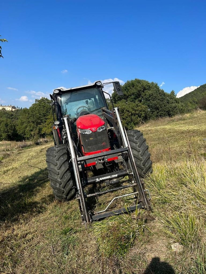 Massey Ferguson 5710 - Traktor: slika Massey Ferguson 5710 - Traktor Massey Ferguson 5710 - Traktor: slika Massey Ferguson 5710 - Traktor