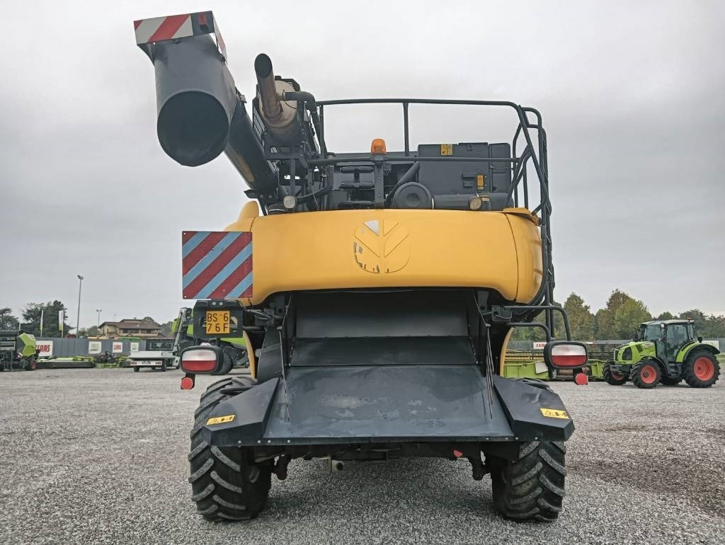 Kombajn za žetvu New Holland CR 7.90: slika Kombajn za žetvu New Holland CR 7.90