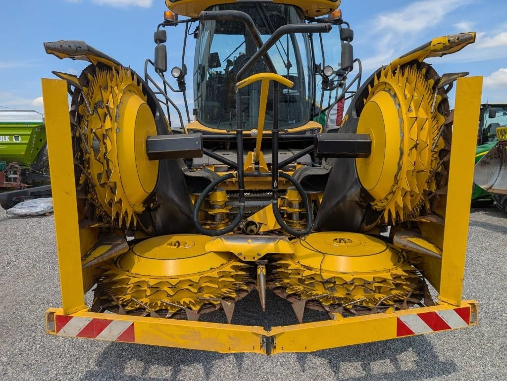 New Holland FR 650 - Silažni kombajn: slika New Holland FR 650 - Silažni kombajn New Holland FR 650 - Silažni kombajn: slika New Holland FR 650 - Silažni kombajn