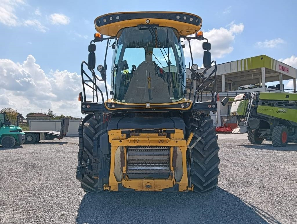 New Holland FR 650  - Silažni kombajn: slika New Holland FR 650  - Silažni kombajn New Holland FR 650  - Silažni kombajn: slika New Holland FR 650  - Silažni kombajn
