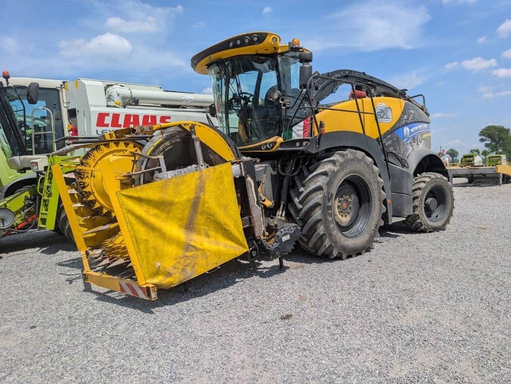 New Holland FR 650 - Silažni kombajn: slika New Holland FR 650 - Silažni kombajn New Holland FR 650 - Silažni kombajn: slika New Holland FR 650 - Silažni kombajn