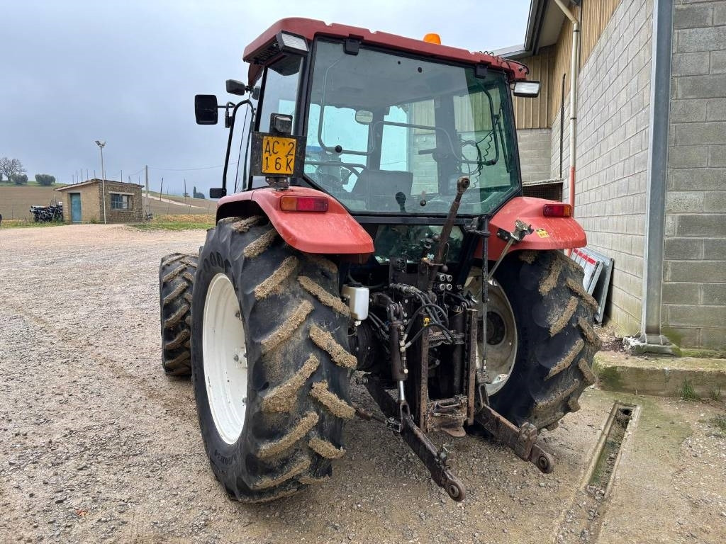 Traktor New Holland L 75: slika Traktor New Holland L 75