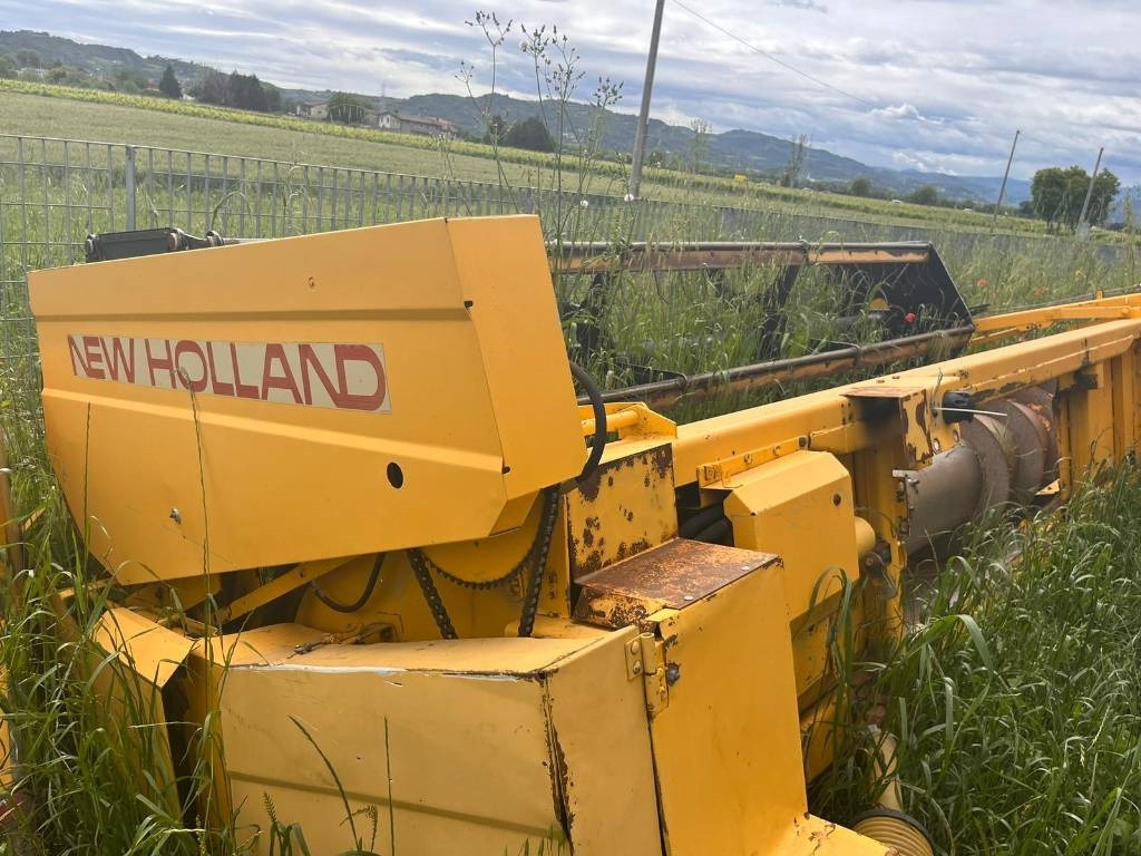 New Holland SOIA 4.4 - Priključak za kombajn: slika New Holland SOIA 4.4 - Priključak za kombajn New Holland SOIA 4.4 - Priključak za kombajn: slika New Holland SOIA 4.4 - Priključak za kombajn