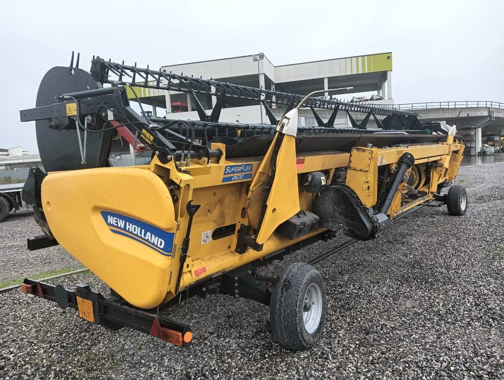 New Holland SOIA A TAPPETI FLEX 9 MT  - Priključak za kombajn: slika New Holland SOIA A TAPPETI FLEX 9 MT  - Priključak za kombajn New Holland SOIA A TAPPETI FLEX 9 MT  - Priključak za kombajn: slika New Holland SOIA A TAPPETI FLEX 9 MT  - Priključak za kombajn