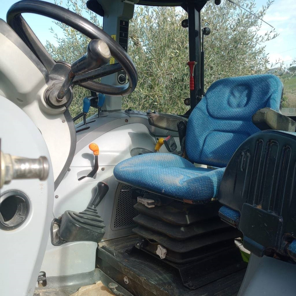New Holland T 4.55 - Traktor: slika New Holland T 4.55 - Traktor New Holland T 4.55 - Traktor: slika New Holland T 4.55 - Traktor