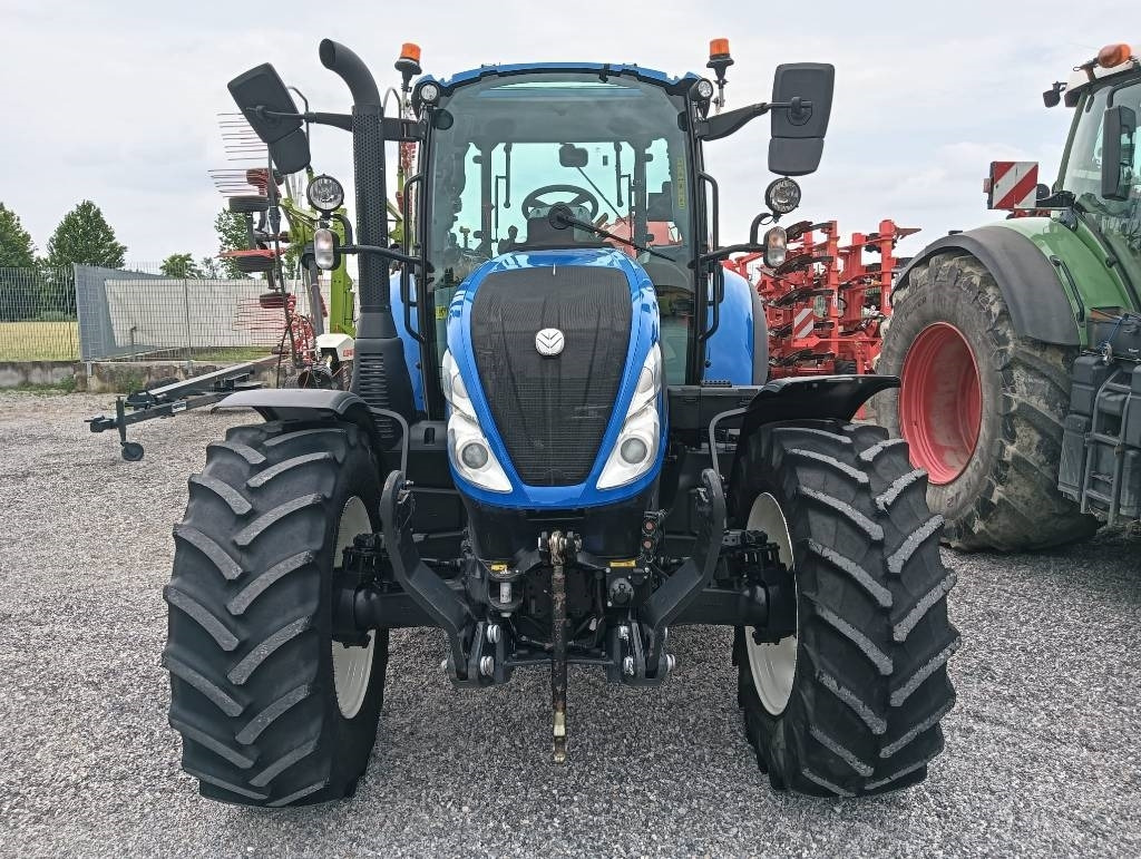New Holland T 5.120 - Traktor: slika New Holland T 5.120 - Traktor New Holland T 5.120 - Traktor: slika New Holland T 5.120 - Traktor