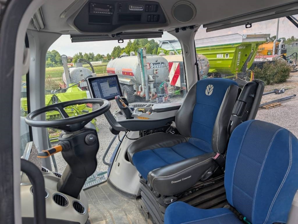 New Holland T 8.380 - Traktor: slika New Holland T 8.380 - Traktor New Holland T 8.380 - Traktor: slika New Holland T 8.380 - Traktor