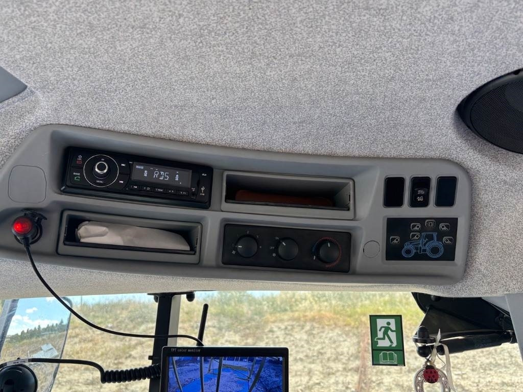 New Holland T6.165 - Traktor: slika New Holland T6.165 - Traktor New Holland T6.165 - Traktor: slika New Holland T6.165 - Traktor