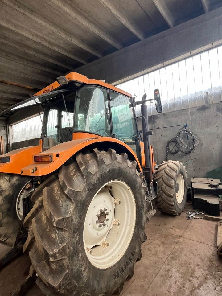 Renault Ares 640 RZ - Traktor: slika Renault Ares 640 RZ - Traktor Renault Ares 640 RZ - Traktor: slika Renault Ares 640 RZ - Traktor