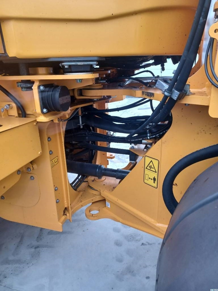 Volvo L 70 H - Utovarivač na kotačima: slika Volvo L 70 H - Utovarivač na kotačima Volvo L 70 H - Utovarivač na kotačima: slika Volvo L 70 H - Utovarivač na kotačima