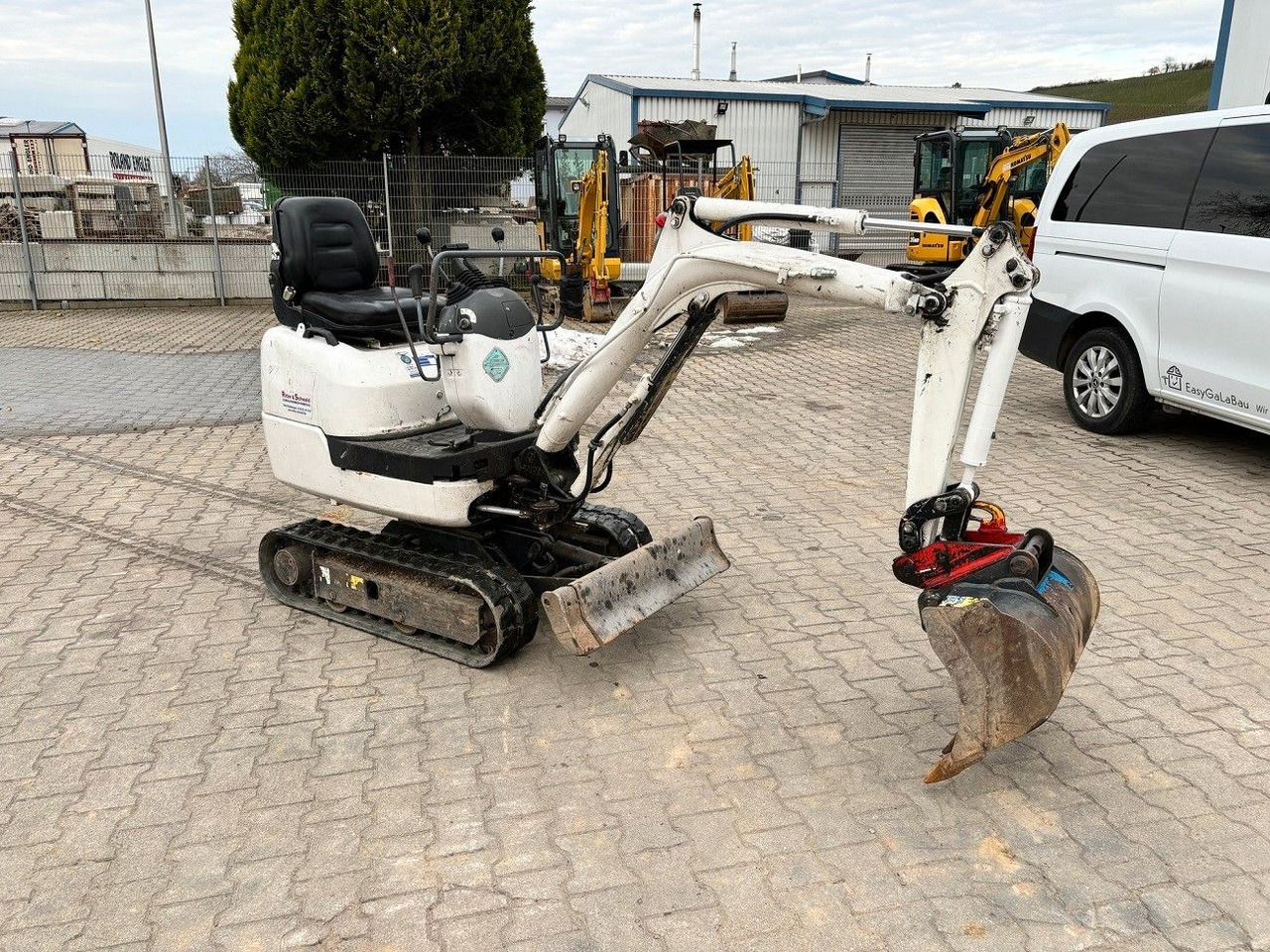 Komatsu PC09-1 - Mini bager: slika Komatsu PC09-1 - Mini bager Komatsu PC09-1 - Mini bager: slika Komatsu PC09-1 - Mini bager