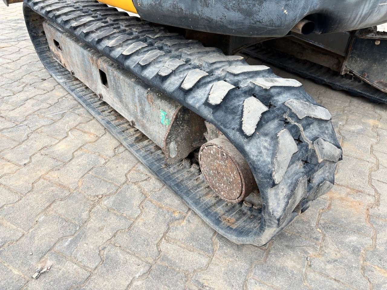 Komatsu PC26MR-3 - Mini bager: slika Komatsu PC26MR-3 - Mini bager Komatsu PC26MR-3 - Mini bager: slika Komatsu PC26MR-3 - Mini bager