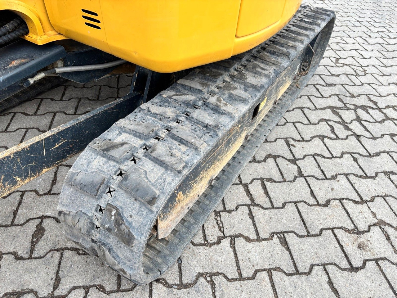 Komatsu PC30MR-3 mit Powertilt - Mini bager: slika Komatsu PC30MR-3 mit Powertilt - Mini bager Komatsu PC30MR-3 mit Powertilt - Mini bager: slika Komatsu PC30MR-3 mit Powertilt - Mini bager