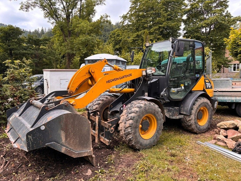 Komatsu WA70-7 - Utovarivač na kotačima: slika Komatsu WA70-7 - Utovarivač na kotačima Komatsu WA70-7 - Utovarivač na kotačima: slika Komatsu WA70-7 - Utovarivač na kotačima