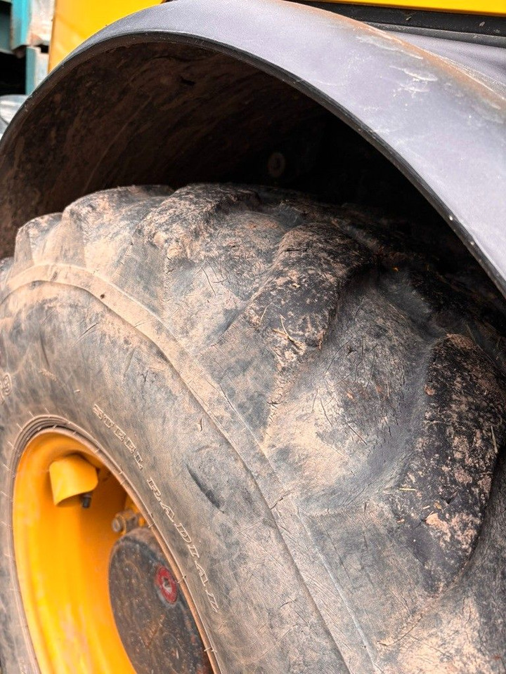 Komatsu WA70-7 - Utovarivač na kotačima: slika Komatsu WA70-7 - Utovarivač na kotačima Komatsu WA70-7 - Utovarivač na kotačima: slika Komatsu WA70-7 - Utovarivač na kotačima