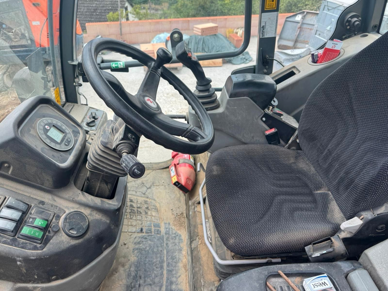 Kramer 8075 / 5075 - Utovarivač na kotačima: slika Kramer 8075 / 5075 - Utovarivač na kotačima Kramer 8075 / 5075 - Utovarivač na kotačima: slika Kramer 8075 / 5075 - Utovarivač na kotačima