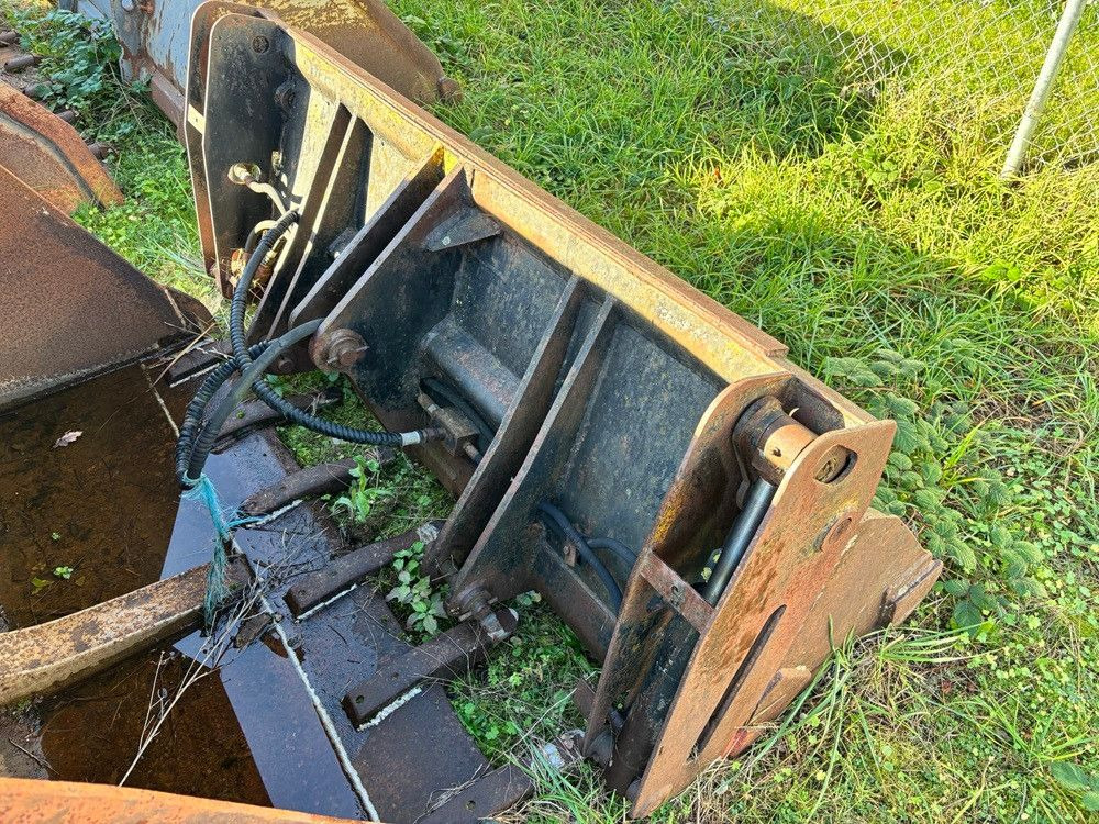 Schaeff Klappschaufel Greiferschaufel - Utovarivač na kotačima: slika Schaeff Klappschaufel Greiferschaufel - Utovarivač na kotačima Schaeff Klappschaufel Greiferschaufel - Utovarivač na kotačima: slika Schaeff Klappschaufel Greiferschaufel - Utovarivač na kotačima