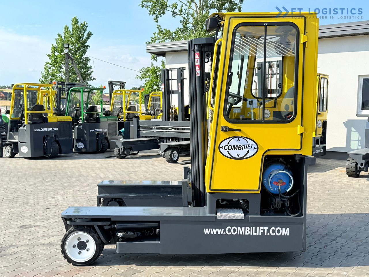 COMBILIFT C3000 / GAS / TRIPLEX - 4900MM / ONLY 1537 HOURS / FORK POSITIONER / CABIN / LIKE NEW - 4-smjerni regalni viličar: slika COMBILIFT C3000 / GAS / TRIPLEX - 4900MM / ONLY 1537 HOURS / FORK POSITIONER / CABIN / LIKE NEW - 4-smjerni regalni viličar COMBILIFT C3000 / GAS / TRIPLEX - 4900MM / ONLY 1537 HOURS / FORK POSITIONER / CABIN / LIKE NEW - 4-smjerni regalni viličar: slika COMBILIFT C3000 / GAS / TRIPLEX - 4900MM / ONLY 1537 HOURS / FORK POSITIONER / CABIN / LIKE NEW - 4-smjerni regalni viličar