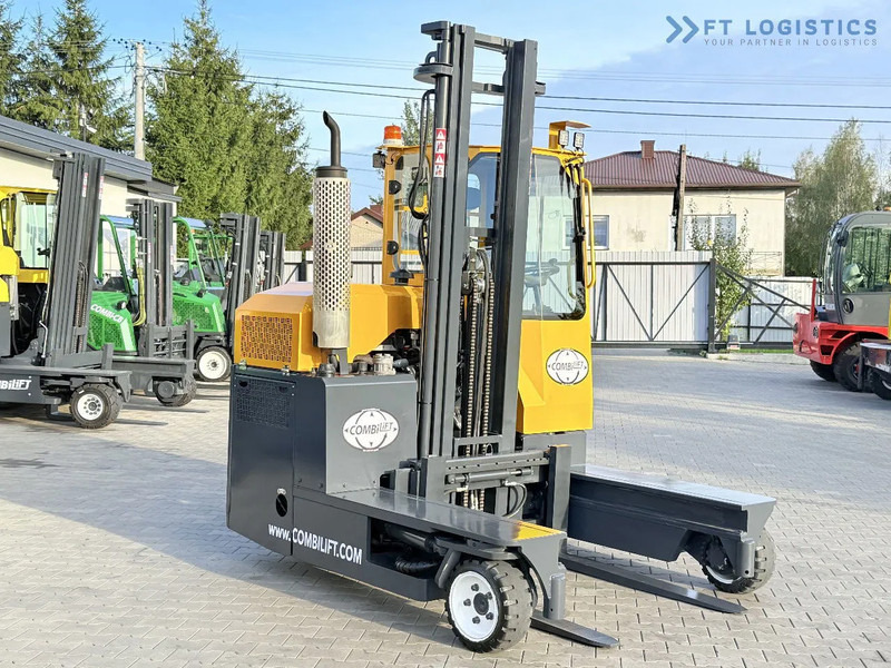 Combilift C3000 / GAS / DUPLEX 4500MM / ONLY 3096 HOURS / FORK SIDE SHIFT / FULL CABIN / EXCELLENT CONDITION / Wide range of four-way and - 4-smjerni regalni viličar: slika Combilift C3000 / GAS / DUPLEX 4500MM / ONLY 3096 HOURS / FORK SIDE SHIFT / FULL CABIN / EXCELLENT CONDITION / Wide range of four-way and - 4-smjerni regalni viličar Combilift C3000 / GAS / DUPLEX 4500MM / ONLY 3096 HOURS / FORK SIDE SHIFT / FULL CABIN / EXCELLENT CONDITION / Wide range of four-way and - 4-smjerni regalni viličar: slika Combilift C3000 / GAS / DUPLEX 4500MM / ONLY 3096 HOURS / FORK SIDE SHIFT / FULL CABIN / EXCELLENT CONDITION / Wide range of four-way and - 4-smjerni regalni viličar