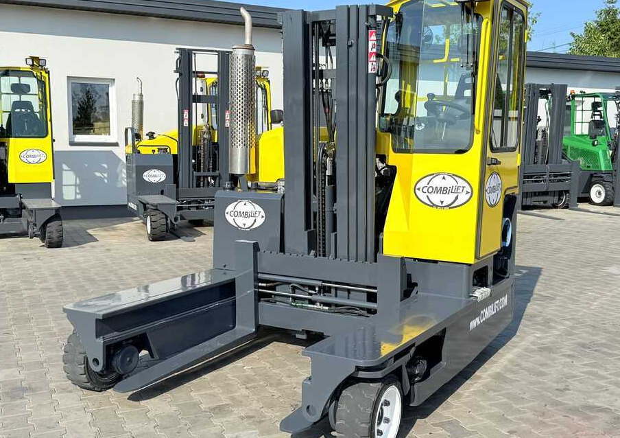 Combilift C3000 / GAS / TRIPLEX - 4900MM / ONLY 1537 HOURS / FORK POSITIONER / CABIN / LIKE NEW - 4-smjerni regalni viličar: slika Combilift C3000 / GAS / TRIPLEX - 4900MM / ONLY 1537 HOURS / FORK POSITIONER / CABIN / LIKE NEW - 4-smjerni regalni viličar Combilift C3000 / GAS / TRIPLEX - 4900MM / ONLY 1537 HOURS / FORK POSITIONER / CABIN / LIKE NEW - 4-smjerni regalni viličar: slika Combilift C3000 / GAS / TRIPLEX - 4900MM / ONLY 1537 HOURS / FORK POSITIONER / CABIN / LIKE NEW - 4-smjerni regalni viličar