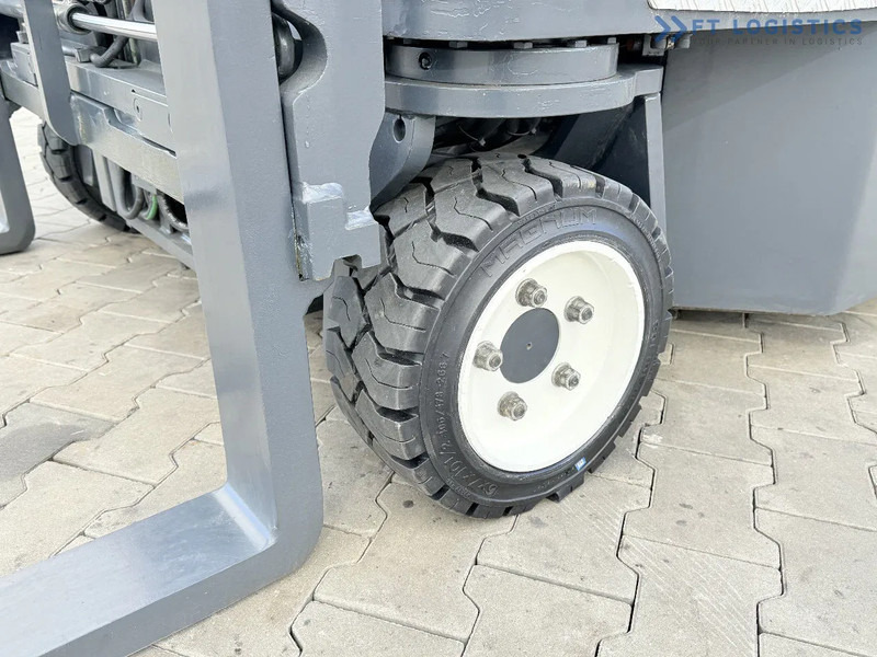 Combilift C3000CB / GAS / TRIPLEX 4900MM / FREE LIFT / FORK POSITIONER / SIDE SHIFT / EXCELLENT CONDITION / Wide range of four-way and sid - 4-smjerni regalni viličar: slika Combilift C3000CB / GAS / TRIPLEX 4900MM / FREE LIFT / FORK POSITIONER / SIDE SHIFT / EXCELLENT CONDITION / Wide range of four-way and sid - 4-smjerni regalni viličar Combilift C3000CB / GAS / TRIPLEX 4900MM / FREE LIFT / FORK POSITIONER / SIDE SHIFT / EXCELLENT CONDITION / Wide range of four-way and sid - 4-smjerni regalni viličar: slika Combilift C3000CB / GAS / TRIPLEX 4900MM / FREE LIFT / FORK POSITIONER / SIDE SHIFT / EXCELLENT CONDITION / Wide range of four-way and sid - 4-smjerni regalni viličar