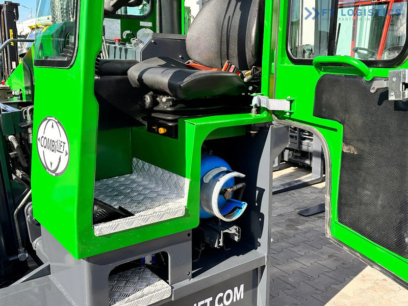 Combilift C4000 / LPG / DUPLEX / 4500MM / FREE LIFT / LIKE NEW C4000 / LPG / DUPLEX / 4500MM / FREE LIFT / LIKE NEW - 4-smjerni regalni viličar: slika Combilift C4000 / LPG / DUPLEX / 4500MM / FREE LIFT / LIKE NEW C4000 / LPG / DUPLEX / 4500MM / FREE LIFT / LIKE NEW - 4-smjerni regalni viličar Combilift C4000 / LPG / DUPLEX / 4500MM / FREE LIFT / LIKE NEW C4000 / LPG / DUPLEX / 4500MM / FREE LIFT / LIKE NEW - 4-smjerni regalni viličar: slika Combilift C4000 / LPG / DUPLEX / 4500MM / FREE LIFT / LIKE NEW C4000 / LPG / DUPLEX / 4500MM / FREE LIFT / LIKE NEW - 4-smjerni regalni viličar