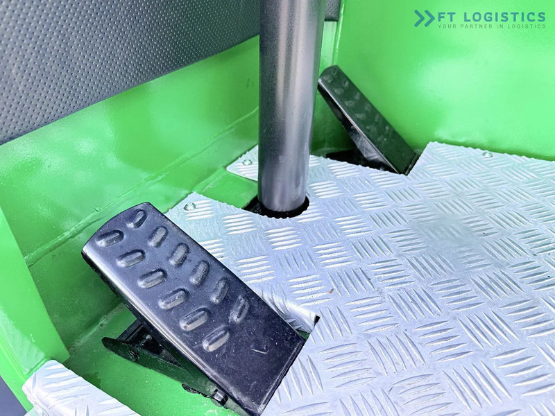 4-smjerni regalni viličar Combilift C4500 / DIESEL / DUPLEX 4000MM / WIDE FORK POSITIONER / HEATING / FULL CABIN / EXCELLENT CONDITION / A wide range of four-way an: slika 4-smjerni regalni viličar Combilift C4500 / DIESEL / DUPLEX 4000MM / WIDE FORK POSITIONER / HEATING / FULL CABIN / EXCELLENT CONDITION / A wide range of four-way an 4-smjerni regalni viličar Combilift C4500 / DIESEL / DUPLEX 4000MM / WIDE FORK POSITIONER / HEATING / FULL CABIN / EXCELLENT CONDITION / A wide range of four-way an: slika 4-smjerni regalni viličar Combilift C4500 / DIESEL / DUPLEX 4000MM / WIDE FORK POSITIONER / HEATING / FULL CABIN / EXCELLENT CONDITION / A wide range of four-way an