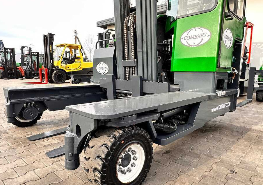 Combilift C4500 / LPG / UDT / TRIPLEX / 5500MM / FREE LIFT / FORK POSITIONER / LIKE NEW - 4-smjerni regalni viličar: slika Combilift C4500 / LPG / UDT / TRIPLEX / 5500MM / FREE LIFT / FORK POSITIONER / LIKE NEW - 4-smjerni regalni viličar Combilift C4500 / LPG / UDT / TRIPLEX / 5500MM / FREE LIFT / FORK POSITIONER / LIKE NEW - 4-smjerni regalni viličar: slika Combilift C4500 / LPG / UDT / TRIPLEX / 5500MM / FREE LIFT / FORK POSITIONER / LIKE NEW - 4-smjerni regalni viličar