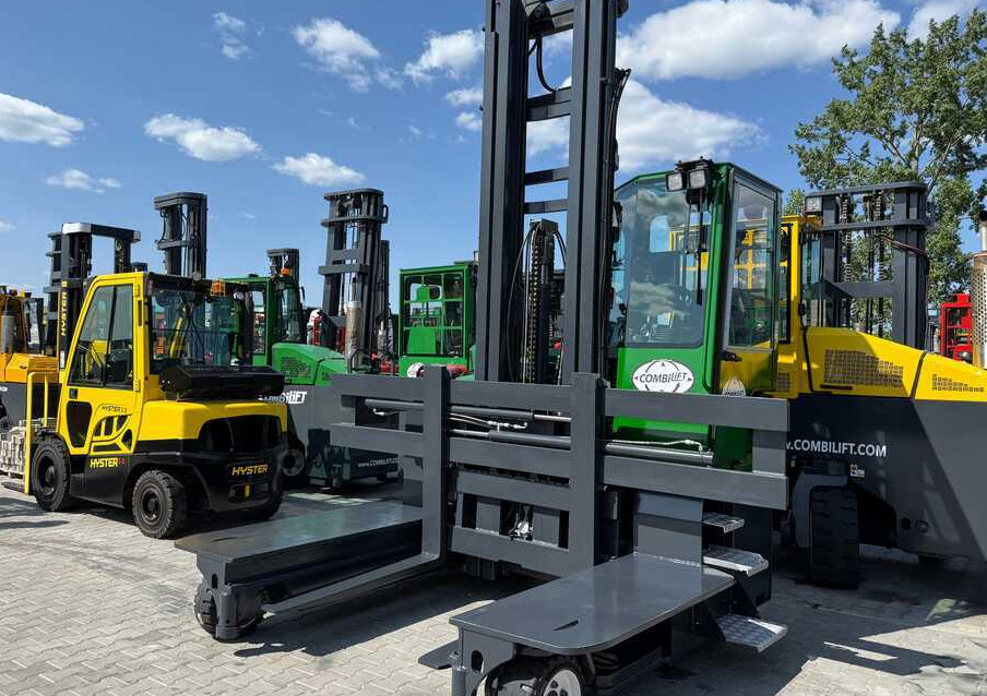 Combilift C5000E / ELECTRIC / TRIPLEX 8300MM / FULL FREE LIFT / WIDE POSITIONER / FORK SIDESHIFT / BATTERY LIKE NEW - 4-smjerni regalni viličar: slika Combilift C5000E / ELECTRIC / TRIPLEX 8300MM / FULL FREE LIFT / WIDE POSITIONER / FORK SIDESHIFT / BATTERY LIKE NEW - 4-smjerni regalni viličar Combilift C5000E / ELECTRIC / TRIPLEX 8300MM / FULL FREE LIFT / WIDE POSITIONER / FORK SIDESHIFT / BATTERY LIKE NEW - 4-smjerni regalni viličar: slika Combilift C5000E / ELECTRIC / TRIPLEX 8300MM / FULL FREE LIFT / WIDE POSITIONER / FORK SIDESHIFT / BATTERY LIKE NEW - 4-smjerni regalni viličar