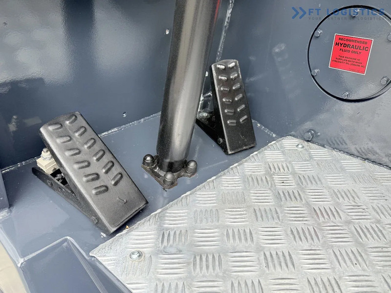 4-smjerni regalni viličar Combilift CB4000 / GAS / TRIPLEX 5200MM / FREE LIFT / FORK POSITIONER / SIDE SHIFT / EXCELLENT CONDITION / Wide range of four-way and side: slika 4-smjerni regalni viličar Combilift CB4000 / GAS / TRIPLEX 5200MM / FREE LIFT / FORK POSITIONER / SIDE SHIFT / EXCELLENT CONDITION / Wide range of four-way and side 4-smjerni regalni viličar Combilift CB4000 / GAS / TRIPLEX 5200MM / FREE LIFT / FORK POSITIONER / SIDE SHIFT / EXCELLENT CONDITION / Wide range of four-way and side: slika 4-smjerni regalni viličar Combilift CB4000 / GAS / TRIPLEX 5200MM / FREE LIFT / FORK POSITIONER / SIDE SHIFT / EXCELLENT CONDITION / Wide range of four-way and side