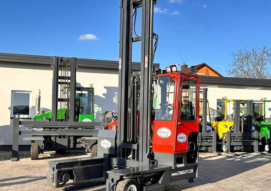 Combilift COMBILIFT C4000 – TRIPLEX 9300 mm – Year 2017 – GAS – FREE LIFT – FORK SIDE SHIFT – CONDITION 5/5 - 4-smjerni regalni viličar: slika Combilift COMBILIFT C4000 – TRIPLEX 9300 mm – Year 2017 – GAS – FREE LIFT – FORK SIDE SHIFT – CONDITION 5/5 - 4-smjerni regalni viličar Combilift COMBILIFT C4000 – TRIPLEX 9300 mm – Year 2017 – GAS – FREE LIFT – FORK SIDE SHIFT – CONDITION 5/5 - 4-smjerni regalni viličar: slika Combilift COMBILIFT C4000 – TRIPLEX 9300 mm – Year 2017 – GAS – FREE LIFT – FORK SIDE SHIFT – CONDITION 5/5 - 4-smjerni regalni viličar