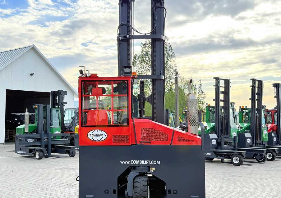 Combilift COMBILIFT C4000 – TRIPLEX 9300 mm – Year 2017 – GAS – FREE LIFT – FORK SIDE SHIFT – CONDITION 5/5 - 4-smjerni regalni viličar: slika Combilift COMBILIFT C4000 – TRIPLEX 9300 mm – Year 2017 – GAS – FREE LIFT – FORK SIDE SHIFT – CONDITION 5/5 - 4-smjerni regalni viličar Combilift COMBILIFT C4000 – TRIPLEX 9300 mm – Year 2017 – GAS – FREE LIFT – FORK SIDE SHIFT – CONDITION 5/5 - 4-smjerni regalni viličar: slika Combilift COMBILIFT C4000 – TRIPLEX 9300 mm – Year 2017 – GAS – FREE LIFT – FORK SIDE SHIFT – CONDITION 5/5 - 4-smjerni regalni viličar
