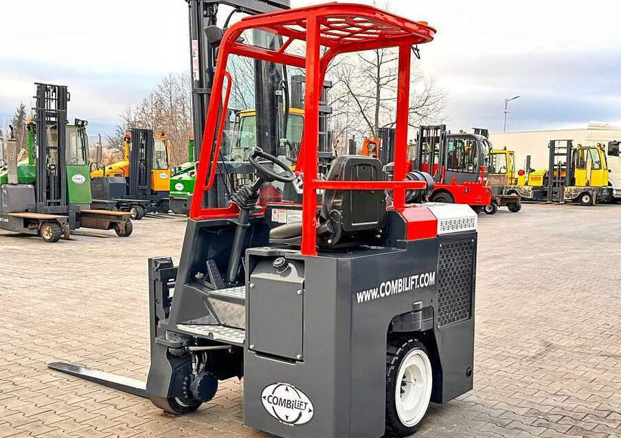 Combilift Combilift C3000CB - Duplex 4000mm - Year 2016 / ONLY 2,161 MTH / PERFECT CONDITION / LIKE NEW! - 4-smjerni regalni viličar: slika Combilift Combilift C3000CB - Duplex 4000mm - Year 2016 / ONLY 2,161 MTH / PERFECT CONDITION / LIKE NEW! - 4-smjerni regalni viličar Combilift Combilift C3000CB - Duplex 4000mm - Year 2016 / ONLY 2,161 MTH / PERFECT CONDITION / LIKE NEW! - 4-smjerni regalni viličar: slika Combilift Combilift C3000CB - Duplex 4000mm - Year 2016 / ONLY 2,161 MTH / PERFECT CONDITION / LIKE NEW! - 4-smjerni regalni viličar