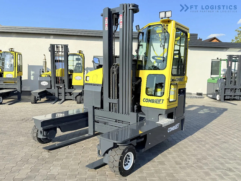 4-smjerni regalni viličar Combilift Combilift C5000 / DIESEL / TRIPLEX 6000MM / FREE LIFT / FORK POSITIONER / BUILT-IN SCALE / HEATING / FULL CABIN / PERFECT CONDIT: slika 4-smjerni regalni viličar Combilift Combilift C5000 / DIESEL / TRIPLEX 6000MM / FREE LIFT / FORK POSITIONER / BUILT-IN SCALE / HEATING / FULL CABIN / PERFECT CONDIT