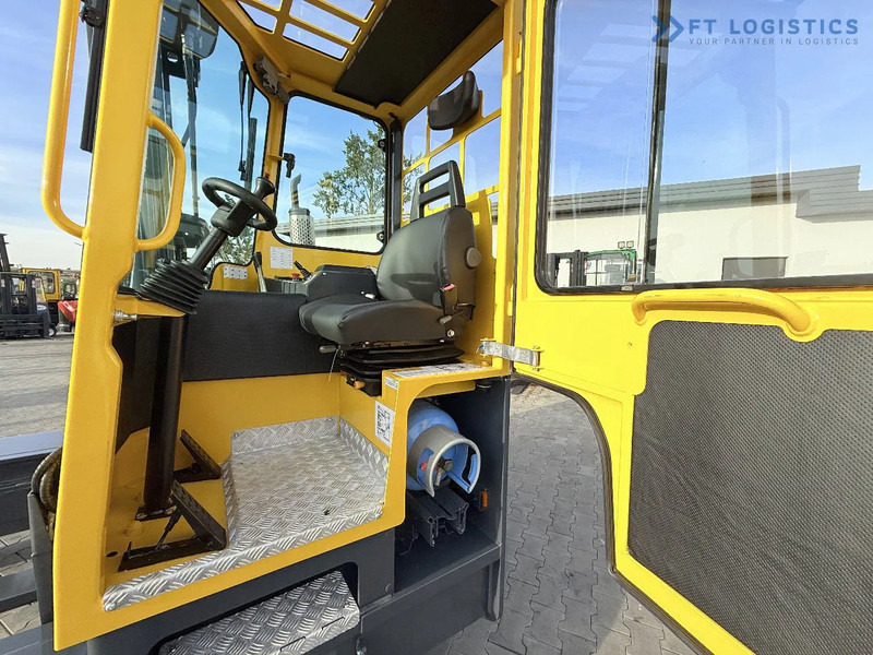 4-smjerni regalni viličar Combilift FOUR-WAY / MULTI-DIRECTIONAL FORKLIFT C5000XL / GAS / TRIPLEX 6000MM / FREE LIFT / FORK POSITIONER / HEATING / EXTENDABLE FORKS: slika 4-smjerni regalni viličar Combilift FOUR-WAY / MULTI-DIRECTIONAL FORKLIFT C5000XL / GAS / TRIPLEX 6000MM / FREE LIFT / FORK POSITIONER / HEATING / EXTENDABLE FORKS 4-smjerni regalni viličar Combilift FOUR-WAY / MULTI-DIRECTIONAL FORKLIFT C5000XL / GAS / TRIPLEX 6000MM / FREE LIFT / FORK POSITIONER / HEATING / EXTENDABLE FORKS: slika 4-smjerni regalni viličar Combilift FOUR-WAY / MULTI-DIRECTIONAL FORKLIFT C5000XL / GAS / TRIPLEX 6000MM / FREE LIFT / FORK POSITIONER / HEATING / EXTENDABLE FORKS