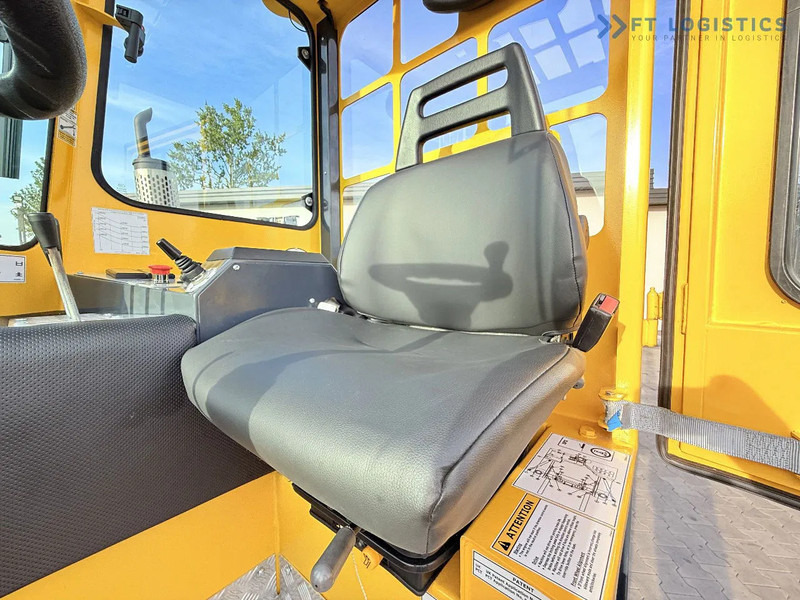 4-smjerni regalni viličar Combilift FOUR-WAY / MULTI-DIRECTIONAL FORKLIFT C5000XL / GAS / TRIPLEX 6000MM / FREE LIFT / FORK POSITIONER / HEATING / EXTENDABLE FORKS: slika 4-smjerni regalni viličar Combilift FOUR-WAY / MULTI-DIRECTIONAL FORKLIFT C5000XL / GAS / TRIPLEX 6000MM / FREE LIFT / FORK POSITIONER / HEATING / EXTENDABLE FORKS 4-smjerni regalni viličar Combilift FOUR-WAY / MULTI-DIRECTIONAL FORKLIFT C5000XL / GAS / TRIPLEX 6000MM / FREE LIFT / FORK POSITIONER / HEATING / EXTENDABLE FORKS: slika 4-smjerni regalni viličar Combilift FOUR-WAY / MULTI-DIRECTIONAL FORKLIFT C5000XL / GAS / TRIPLEX 6000MM / FREE LIFT / FORK POSITIONER / HEATING / EXTENDABLE FORKS