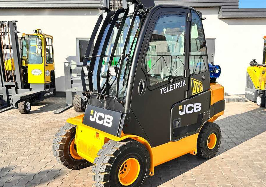 Teleskopski rukovatelj JCB TLT30G / GAS / 4100MM / FULL CABIN / FORK POSITIONER / LIKE NEW: slika Teleskopski rukovatelj JCB TLT30G / GAS / 4100MM / FULL CABIN / FORK POSITIONER / LIKE NEW