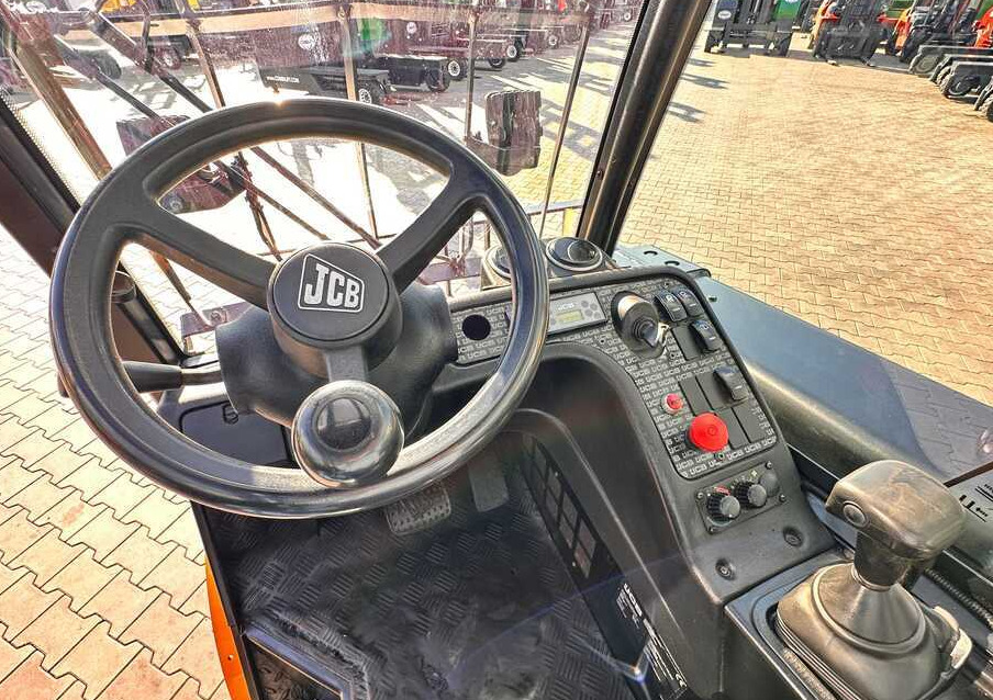 Teleskopski rukovatelj JCB TLT30G / GAS / 4100MM / FULL CABIN / FORK POSITIONER / LIKE NEW: slika Teleskopski rukovatelj JCB TLT30G / GAS / 4100MM / FULL CABIN / FORK POSITIONER / LIKE NEW