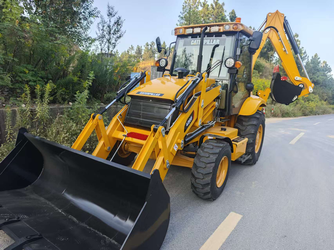 CATERPILLAR 420F - Rovokopač-utovarivač: slika CATERPILLAR 420F - Rovokopač-utovarivač CATERPILLAR 420F - Rovokopač-utovarivač: slika CATERPILLAR 420F - Rovokopač-utovarivač