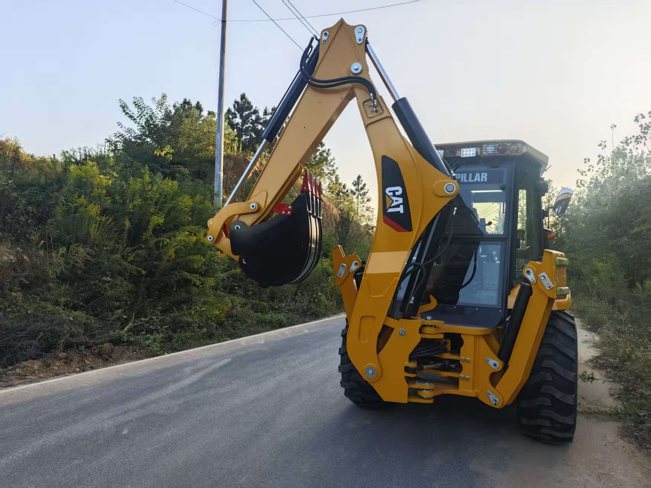 CATERPILLAR 420F - Rovokopač-utovarivač: slika CATERPILLAR 420F - Rovokopač-utovarivač CATERPILLAR 420F - Rovokopač-utovarivač: slika CATERPILLAR 420F - Rovokopač-utovarivač