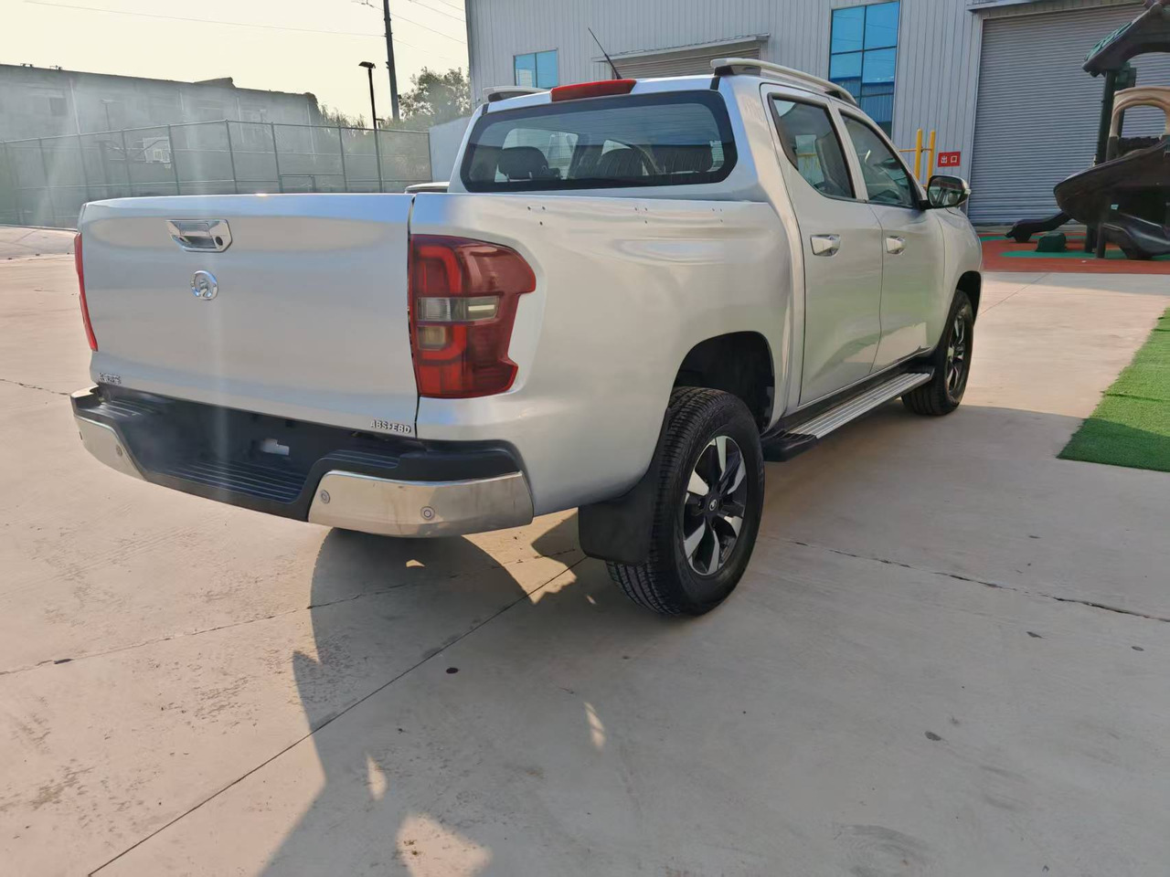 Changan - Pick-up, Dostavno vozilo s dvostrukom kabinom: slika Changan - Pick-up, Dostavno vozilo s dvostrukom kabinom Changan - Pick-up, Dostavno vozilo s dvostrukom kabinom: slika Changan - Pick-up, Dostavno vozilo s dvostrukom kabinom