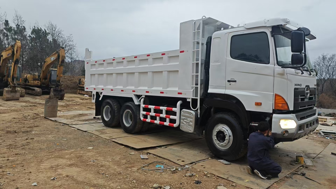 HINO HINO 700 - Kiper: slika HINO HINO 700 - Kiper HINO HINO 700 - Kiper: slika HINO HINO 700 - Kiper