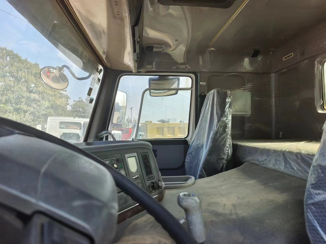 HOWO 6×4 ,20 cubic meters - Kamion cisterna: slika HOWO 6×4 ,20 cubic meters - Kamion cisterna HOWO 6×4 ,20 cubic meters - Kamion cisterna: slika HOWO 6×4 ,20 cubic meters - Kamion cisterna