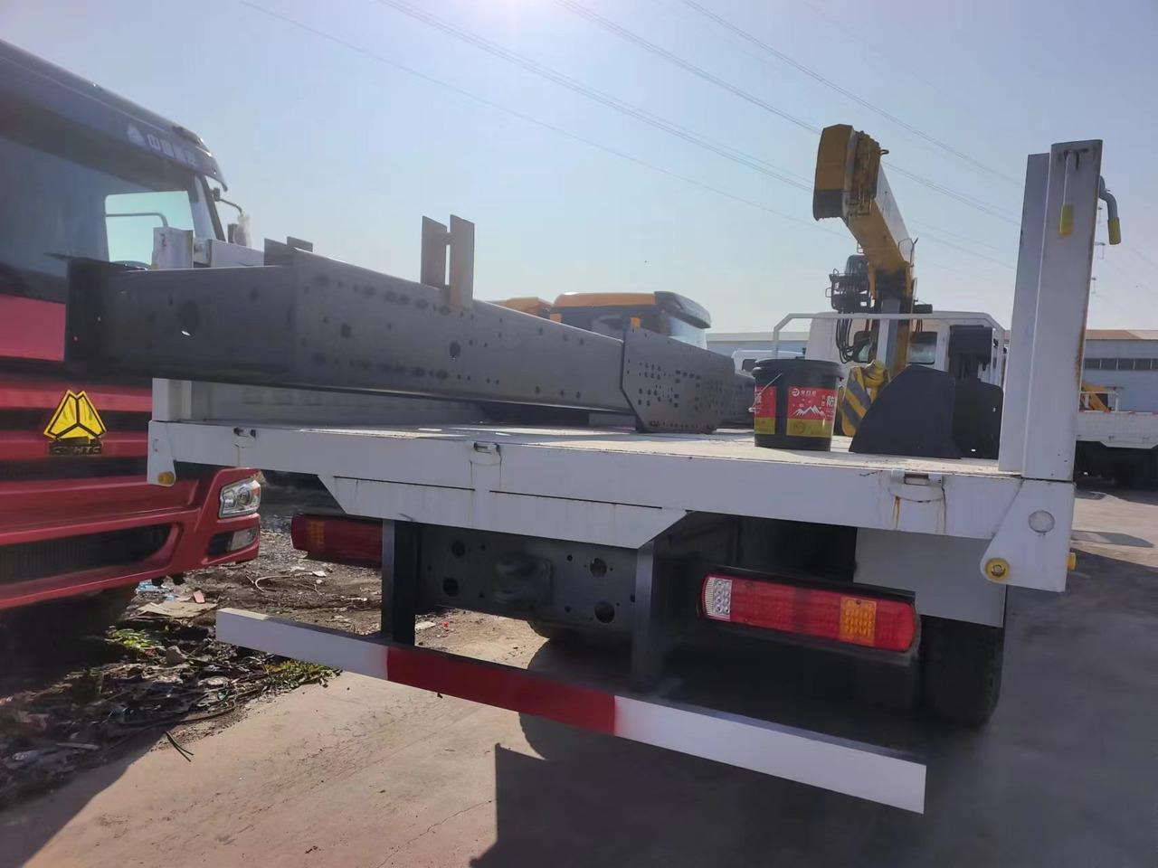 HOWO HOWO 371 chassis,10 TONS crane truck - Kamion s kranom: slika HOWO HOWO 371 chassis,10 TONS crane truck - Kamion s kranom HOWO HOWO 371 chassis,10 TONS crane truck - Kamion s kranom: slika HOWO HOWO 371 chassis,10 TONS crane truck - Kamion s kranom