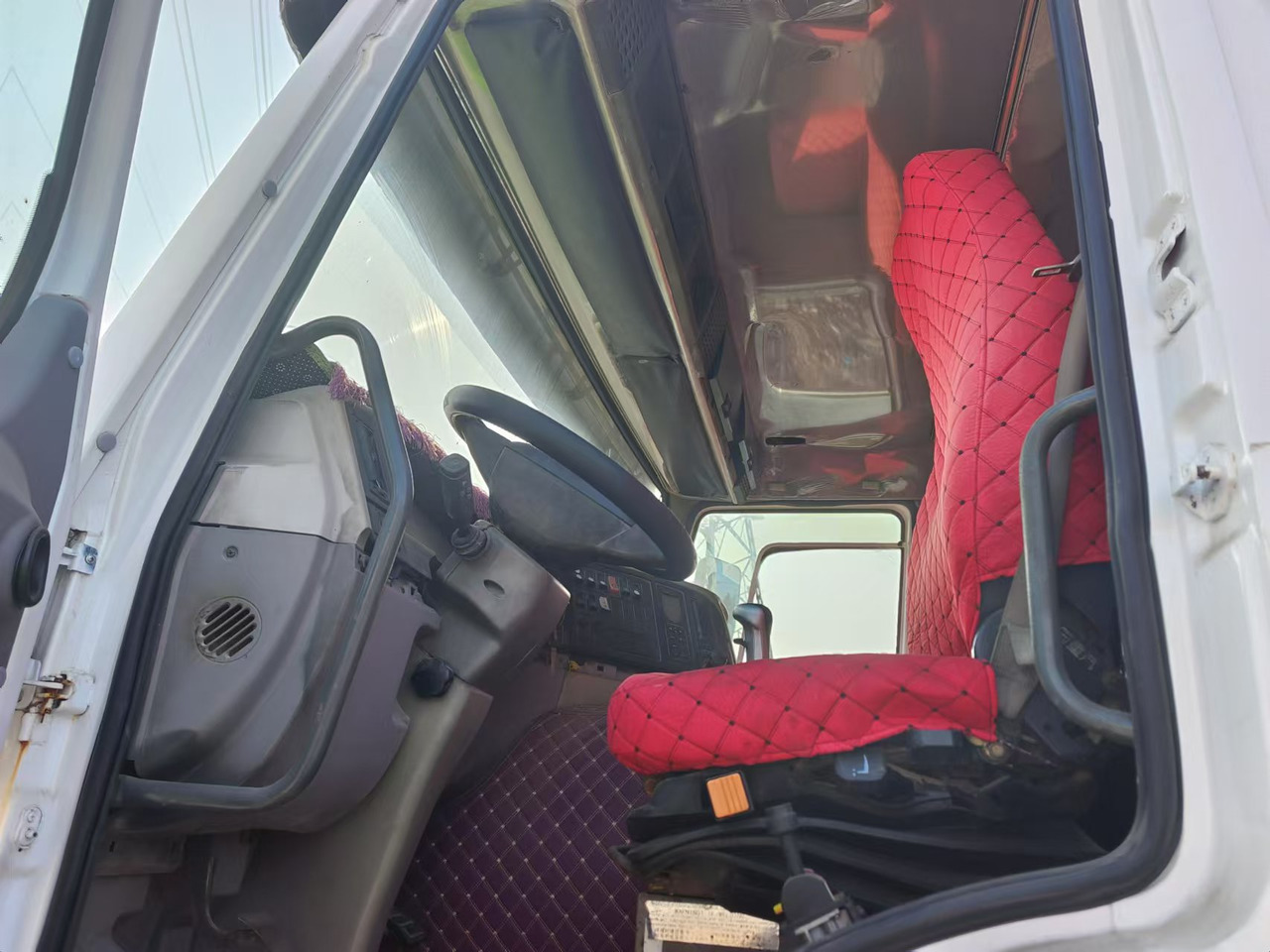 HOWO,XCMG HOWO 375,XCMG MSQS300-4 12 tons - Kamion cisterna: slika HOWO,XCMG HOWO 375,XCMG MSQS300-4 12 tons - Kamion cisterna HOWO,XCMG HOWO 375,XCMG MSQS300-4 12 tons - Kamion cisterna: slika HOWO,XCMG HOWO 375,XCMG MSQS300-4 12 tons - Kamion cisterna