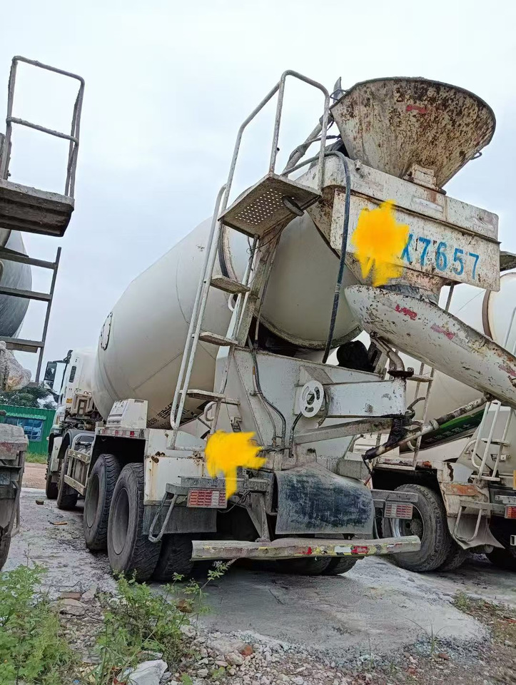 ISUZU ISUZU T156 15 cubic meter mixing tank - Mješalica za beton: slika ISUZU ISUZU T156 15 cubic meter mixing tank - Mješalica za beton ISUZU ISUZU T156 15 cubic meter mixing tank - Mješalica za beton: slika ISUZU ISUZU T156 15 cubic meter mixing tank - Mješalica za beton