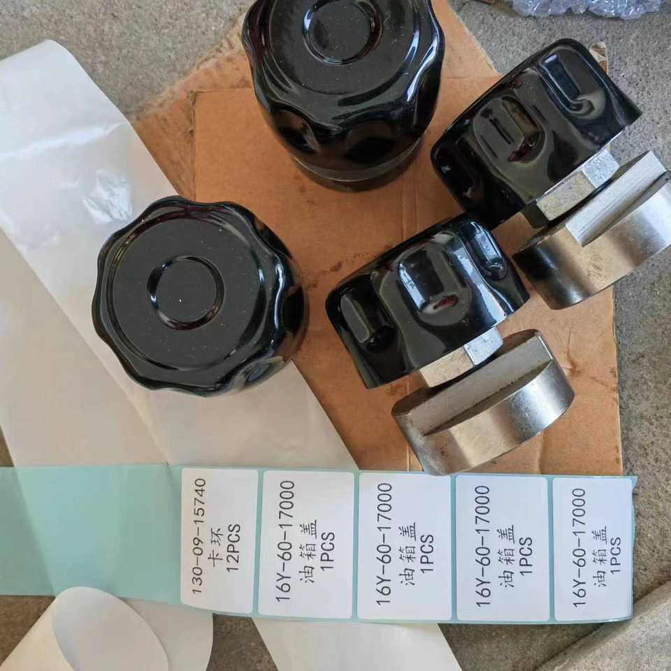 KOMATSU 16Y-60-17000 - Valjak gusjenice za Bager: slika KOMATSU 16Y-60-17000 - Valjak gusjenice za Bager KOMATSU 16Y-60-17000 - Valjak gusjenice za Bager: slika KOMATSU 16Y-60-17000 - Valjak gusjenice za Bager